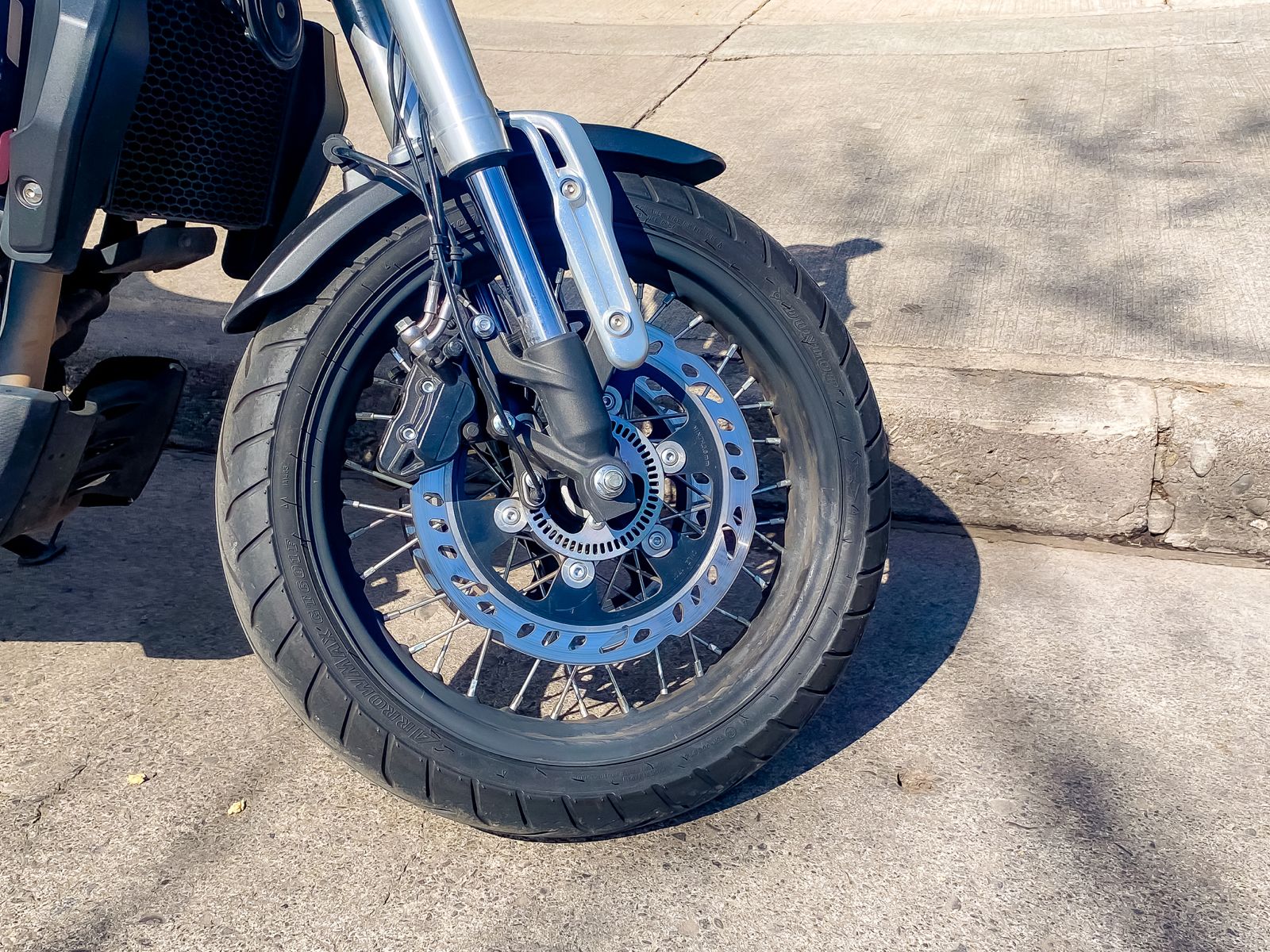 Voge 300 Ac — foto 4 de 11