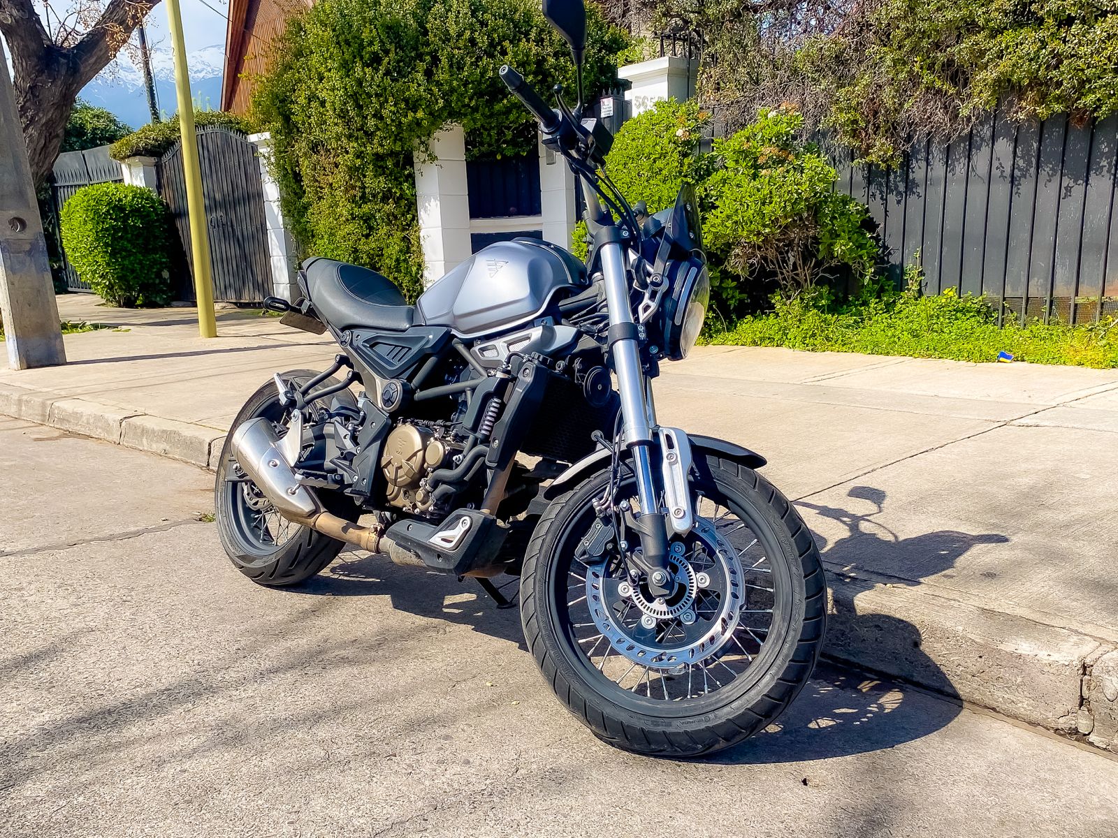 Voge 300 Ac — foto 3 de 11