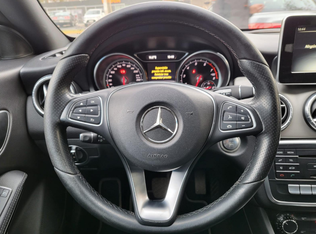 Mercedes-Benz Cla180 — foto 9 de 18