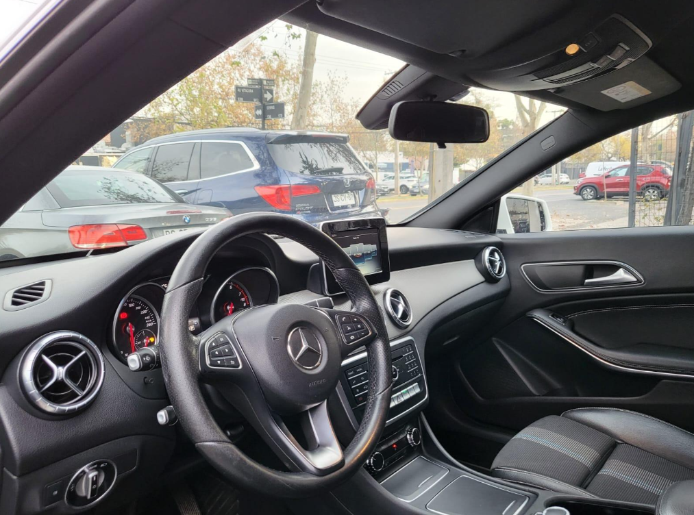 Mercedes-Benz Cla180 — foto 8 de 18