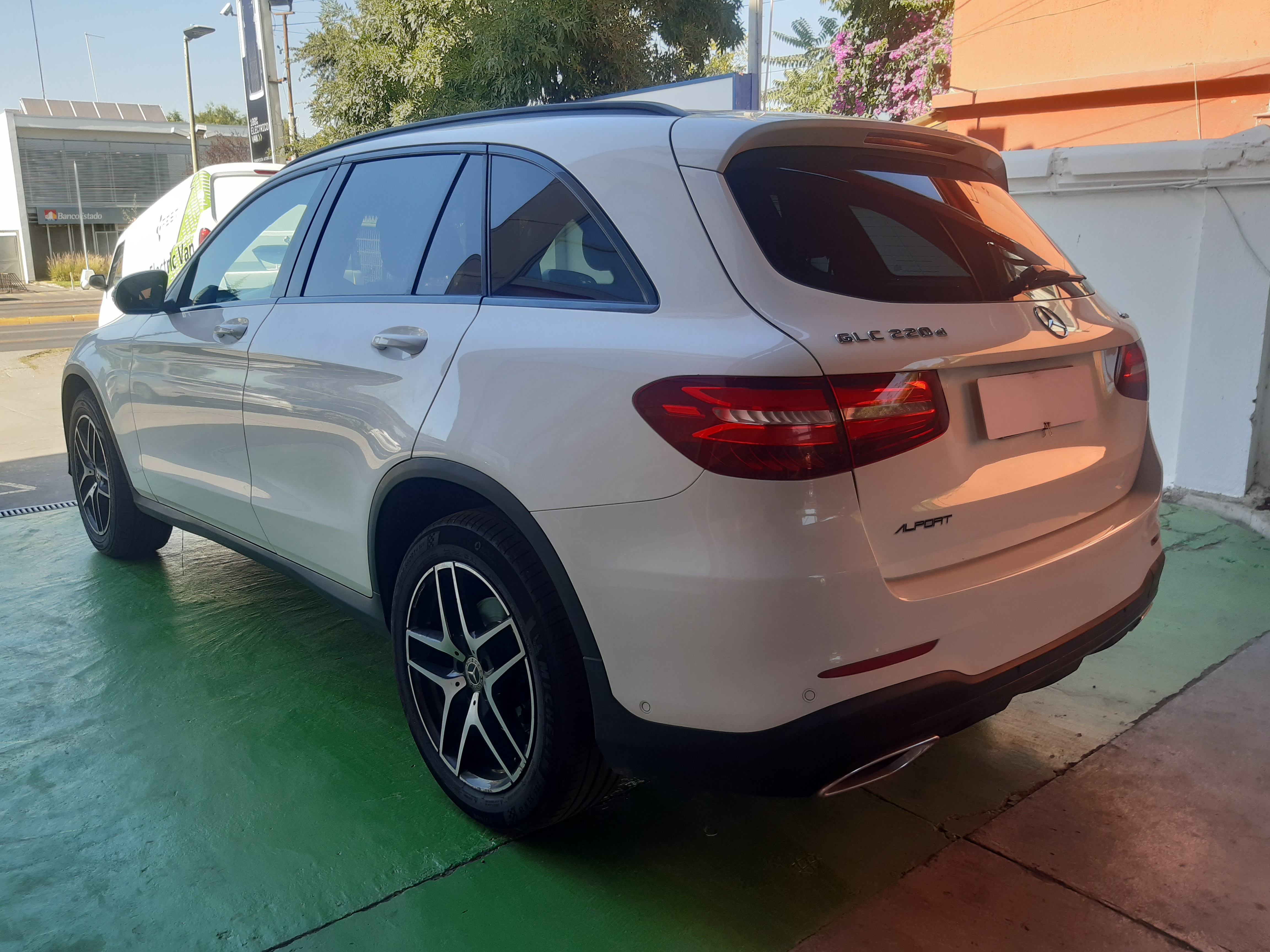 Mercedes-Benz Glc220 — foto 6 de 20