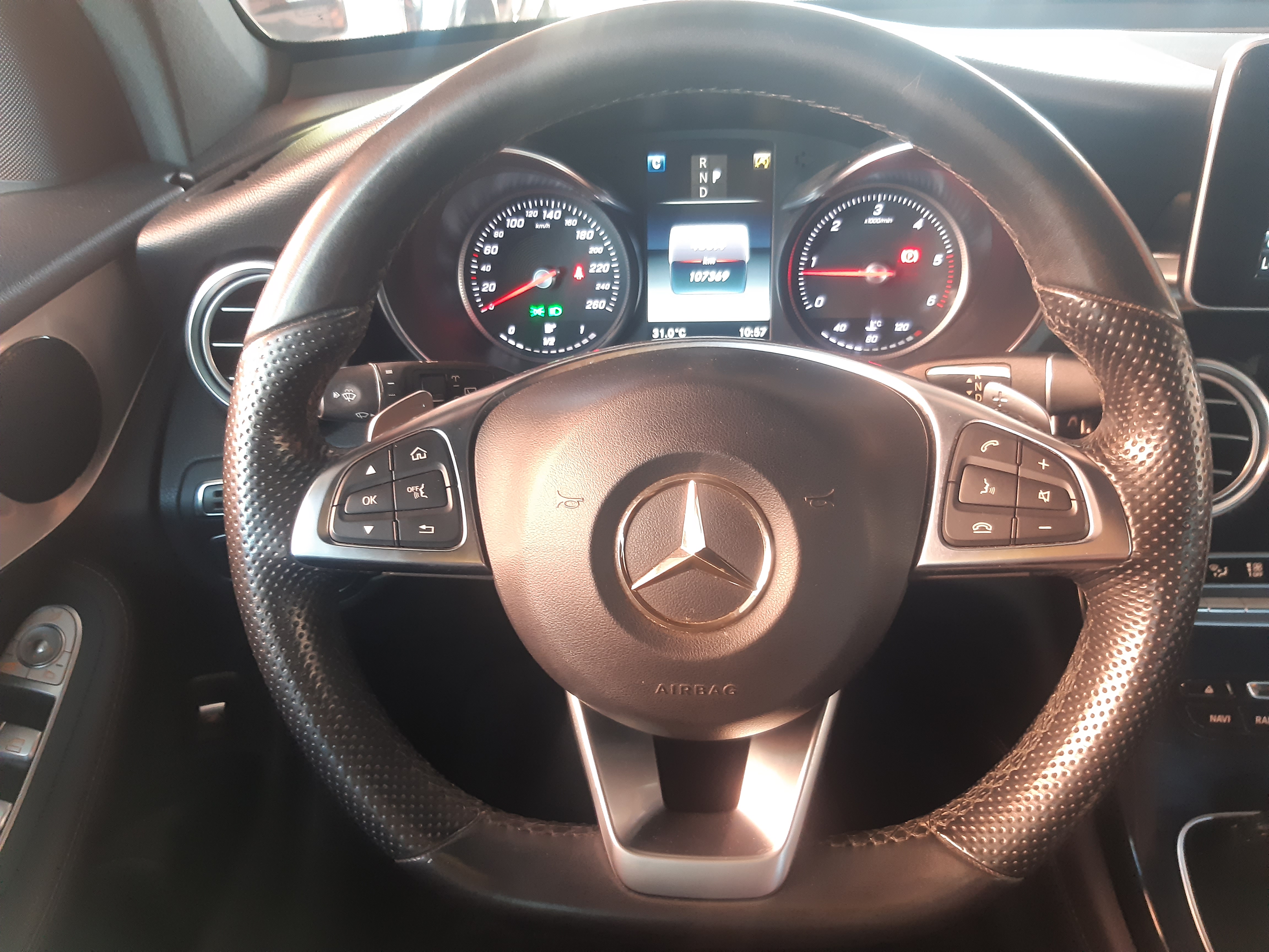 Mercedes-Benz Glc220 — foto 17 de 20