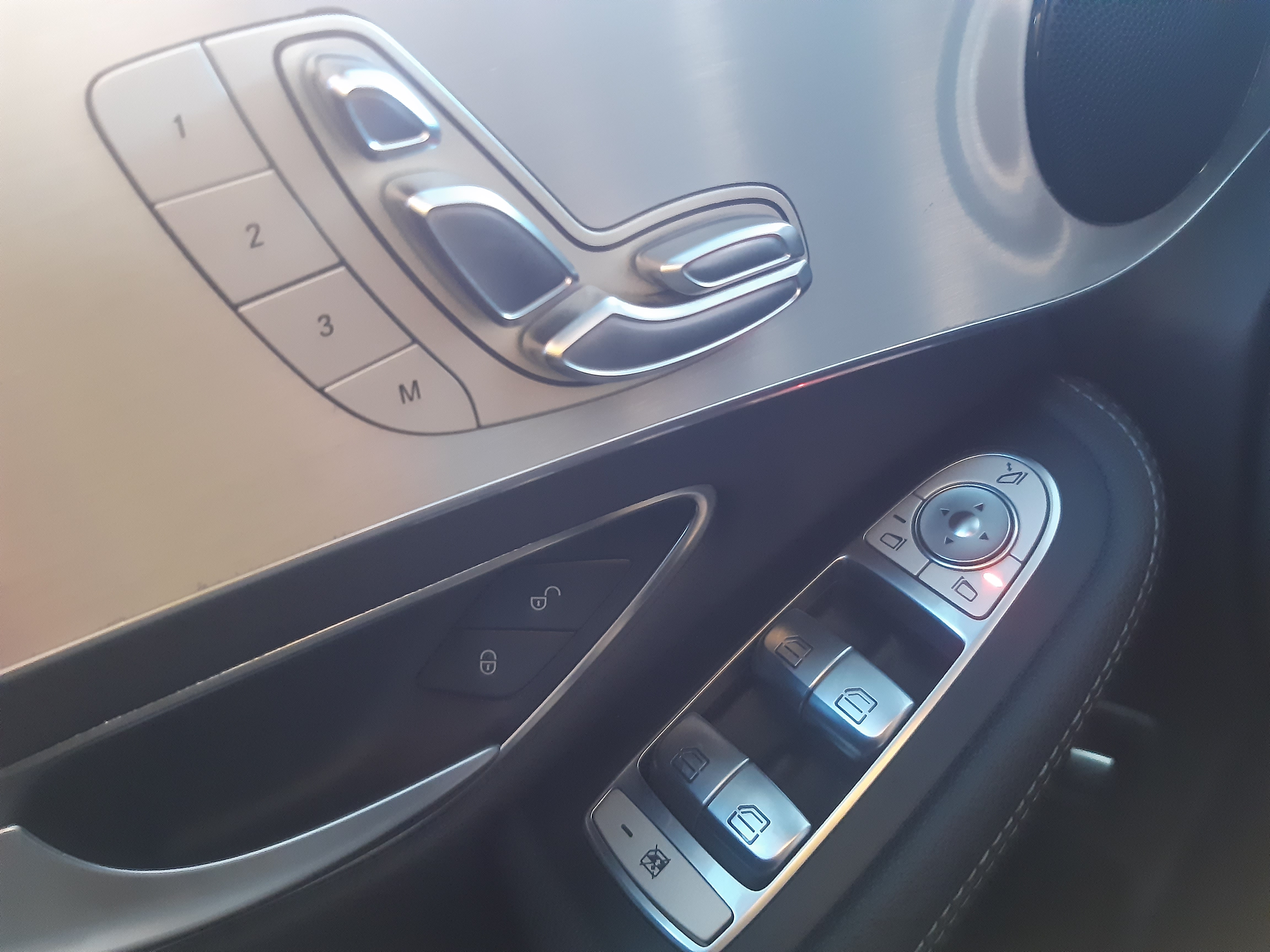 Mercedes-Benz Glc220 — foto 13 de 20