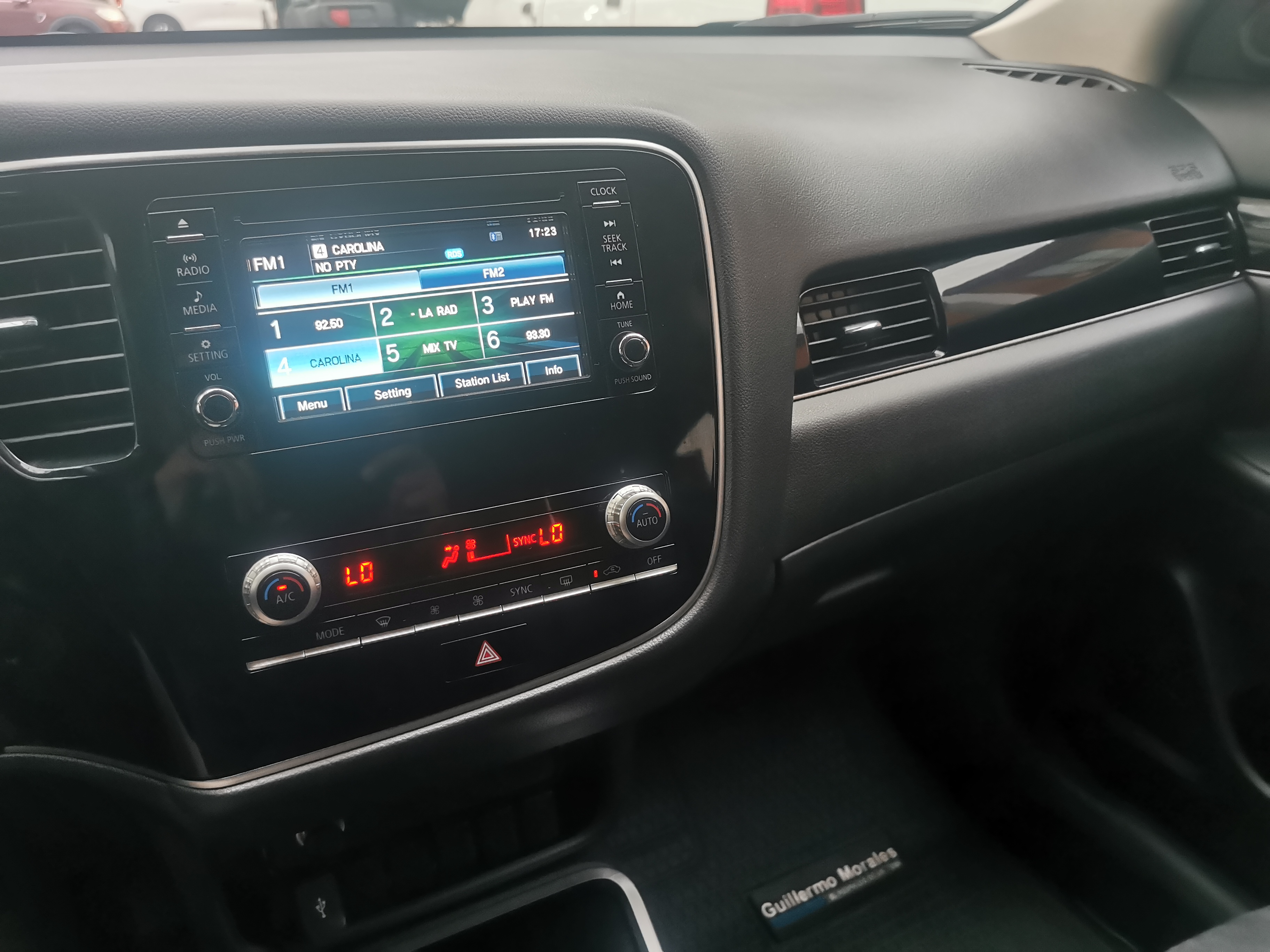 Mitsubishi Outlander — foto 8 de 19