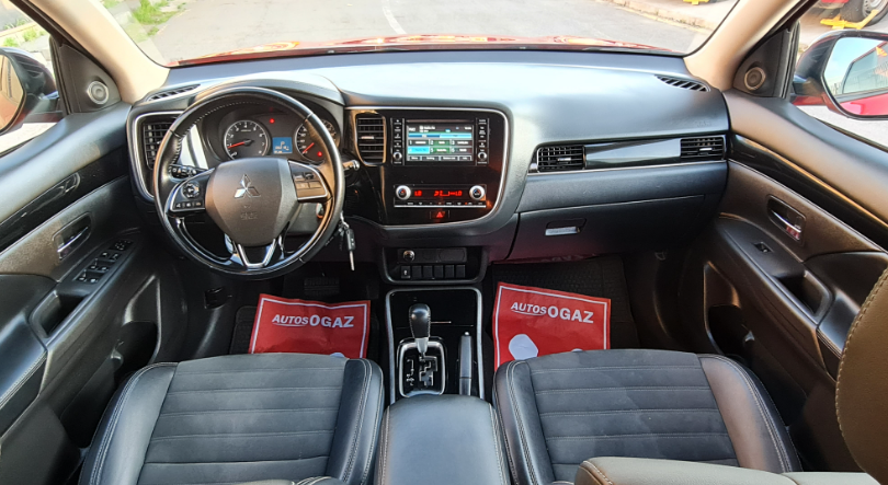 Mitsubishi New Outlander — foto 7 de 7
