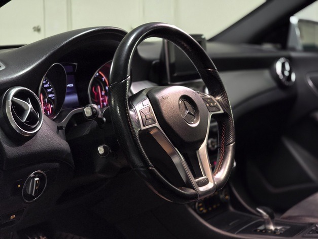 Mercedes-Benz Cla45 — foto 11 de 12