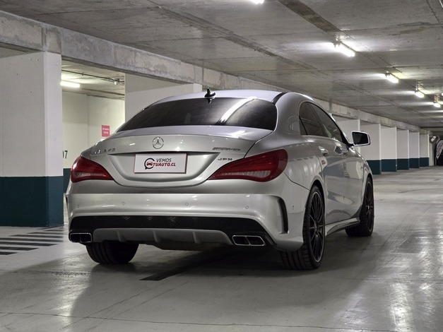 Mercedes-Benz Cla45 — foto 4 de 12