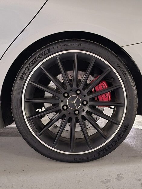 Mercedes-Benz Cla45 — foto 8 de 12