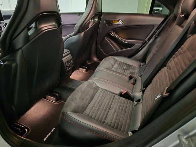Mercedes-Benz Cla45 — foto 9 de 12