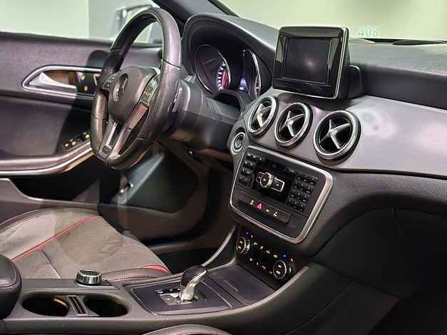 Mercedes-Benz Cla45 — foto 10 de 12