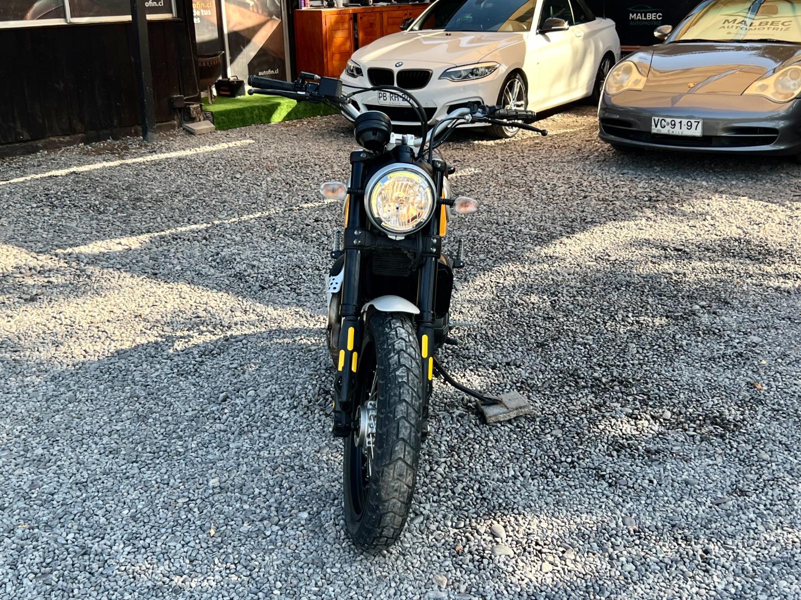 Ducati Scrambler Classic — foto 2 de 13