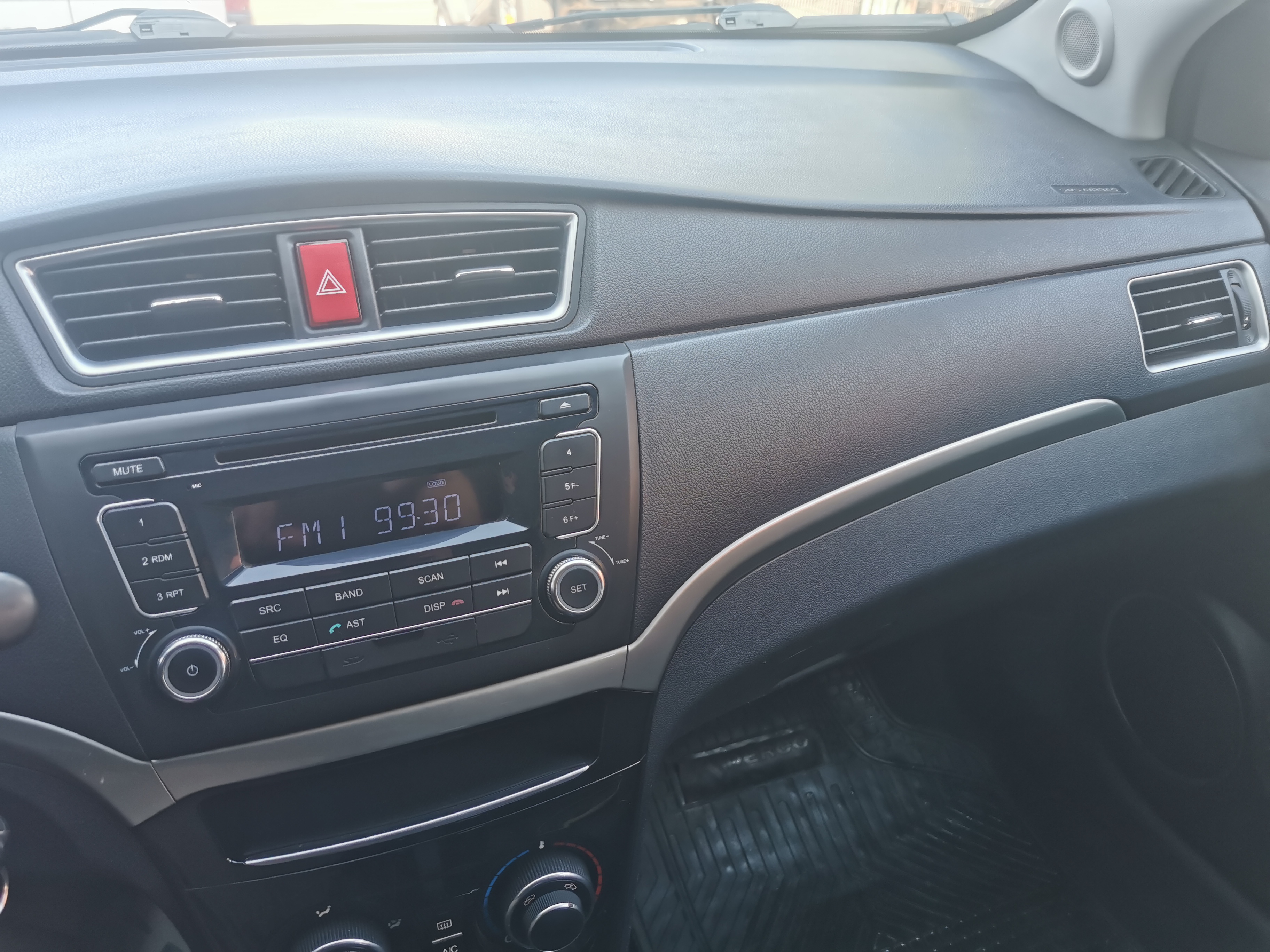 Great Wall Voleex C30 — foto 8 de 19