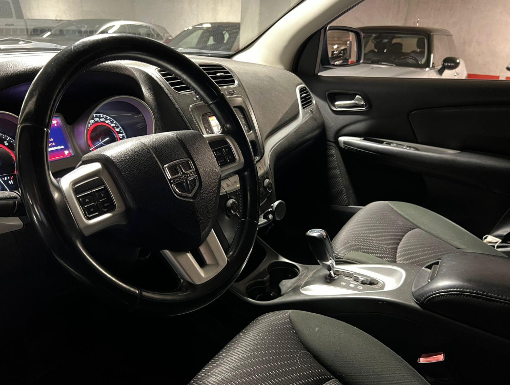 Dodge Journey — foto 8 de 18