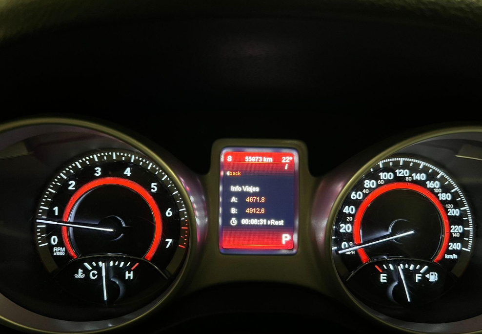Dodge Journey — foto 11 de 18