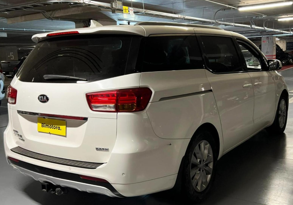 KIA Grand Carnival — foto 6 de 18