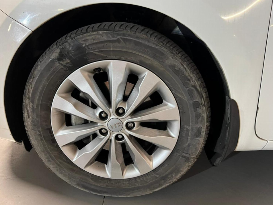 KIA Grand Carnival — foto 7 de 18