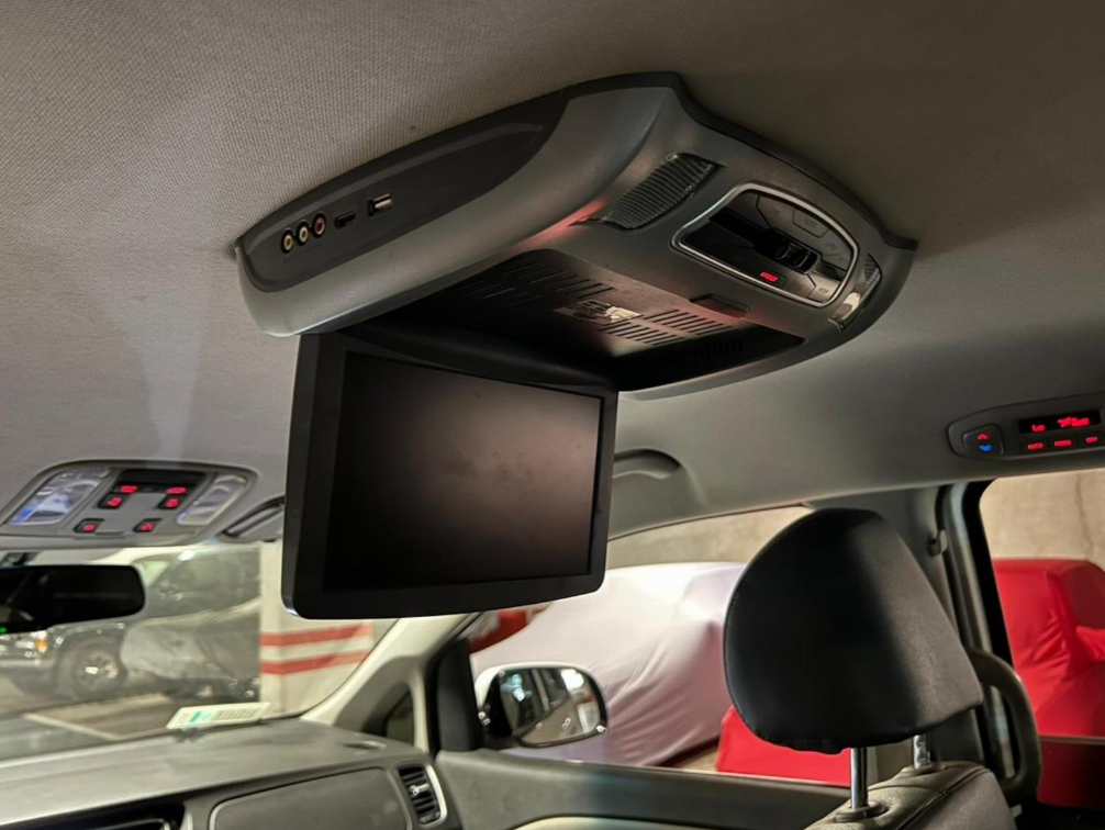 KIA Grand Carnival — foto 18 de 18