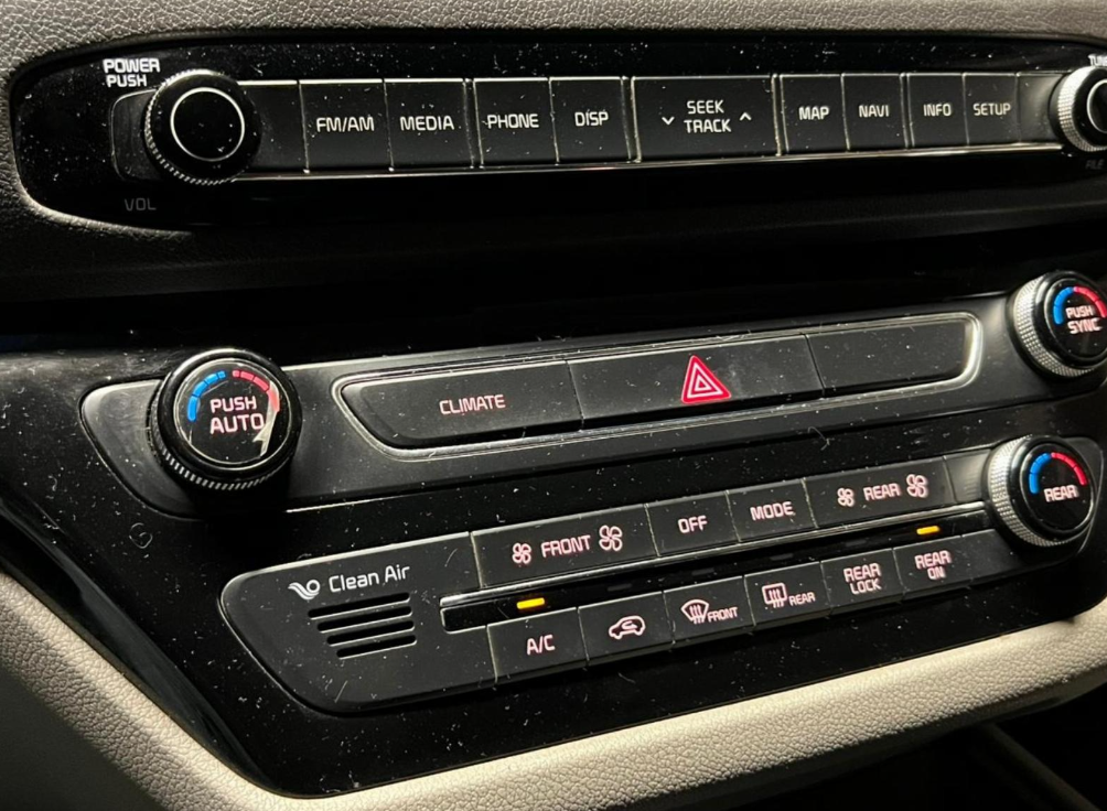 KIA Grand Carnival — foto 13 de 18