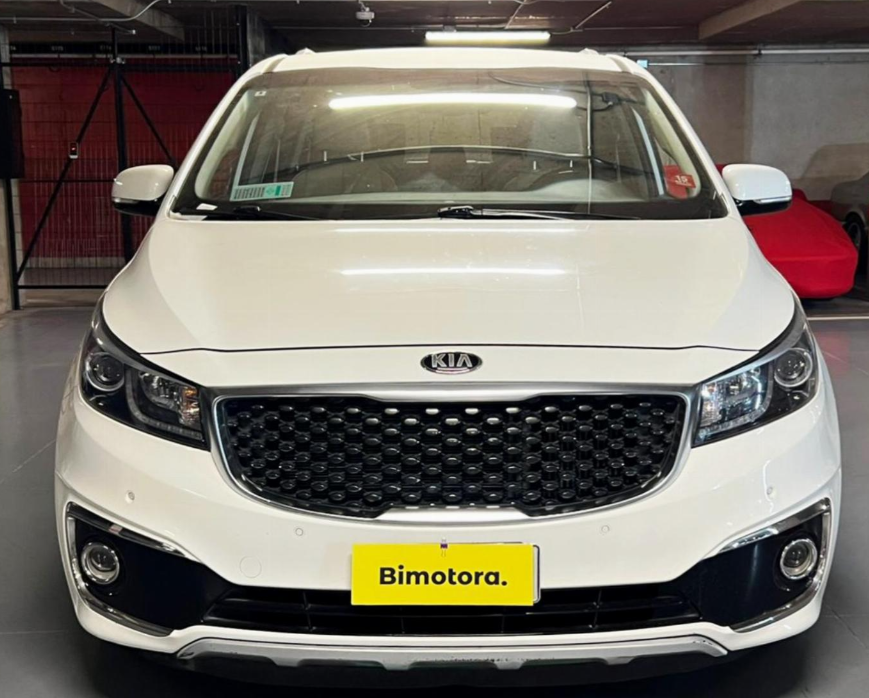 KIA Grand Carnival — foto 2 de 18