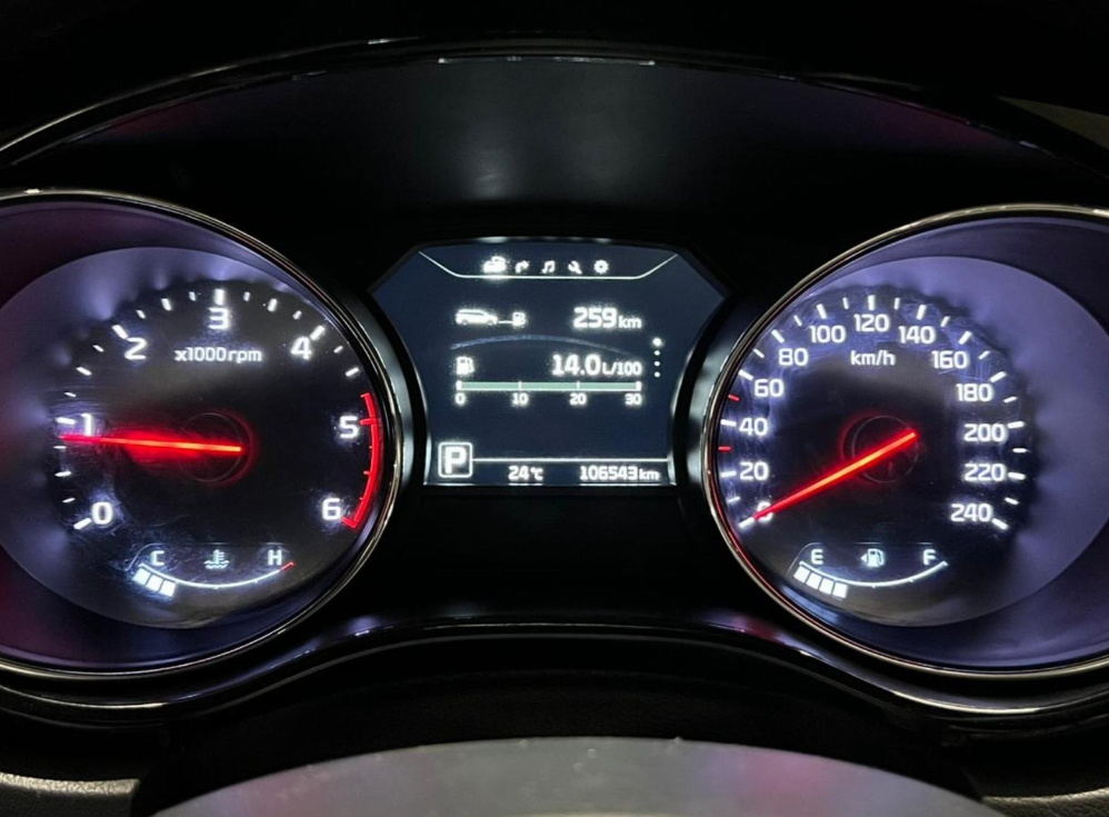 KIA Grand Carnival — foto 10 de 18