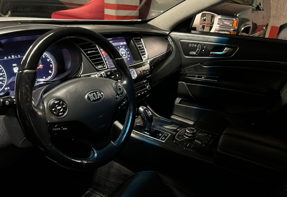 KIA Quoris — foto 8 de 20