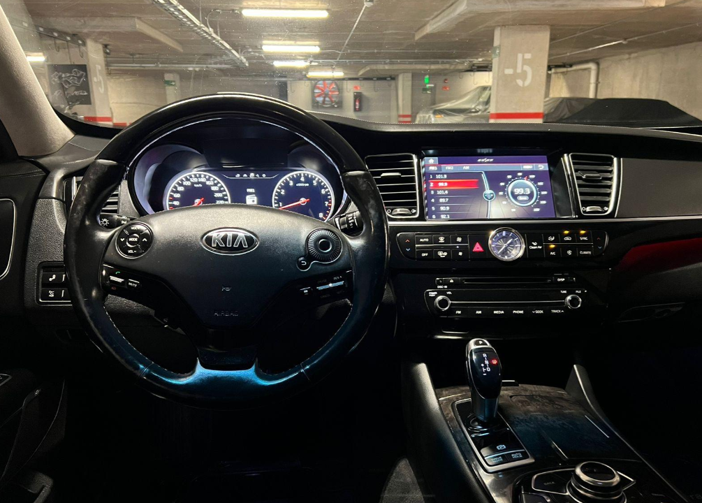 KIA Quoris — foto 9 de 20