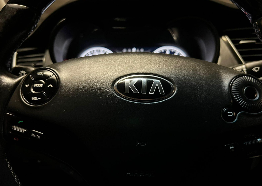 KIA Quoris — foto 10 de 20
