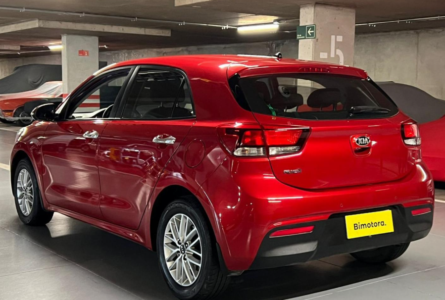 KIA Rio5 — foto 4 de 12