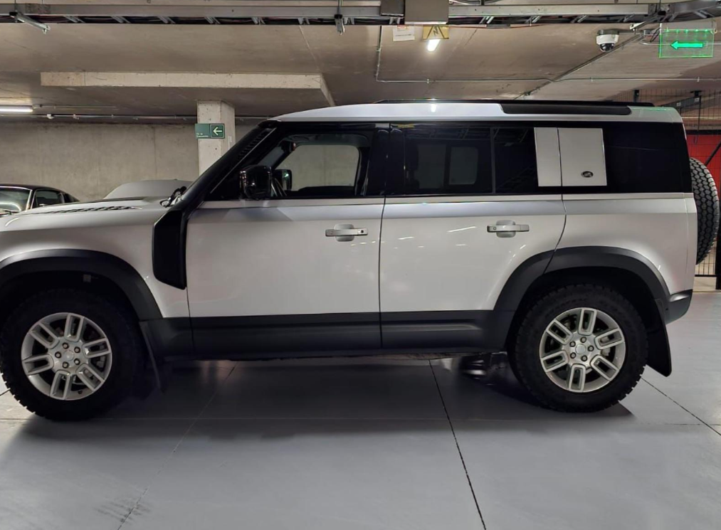 Land Rover Defender — foto 7 de 10