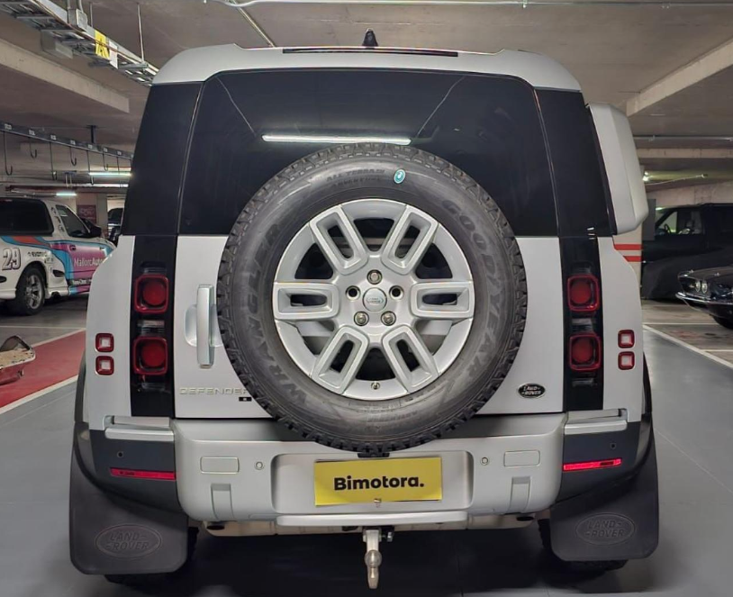 Land Rover Defender — foto 5 de 10