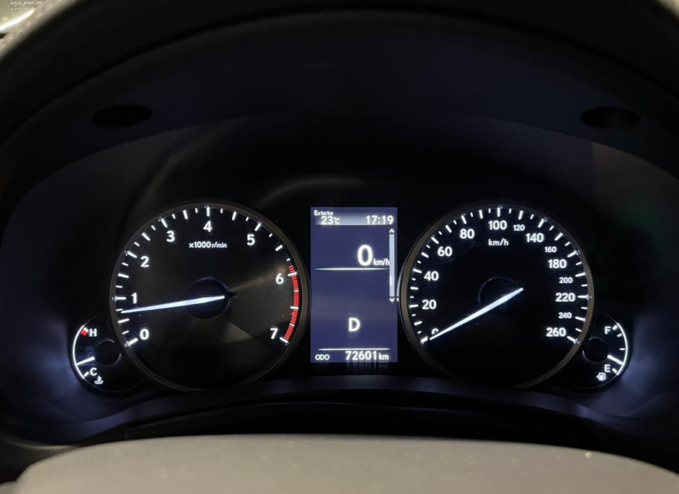 Lexus Nx300 — foto 8 de 19