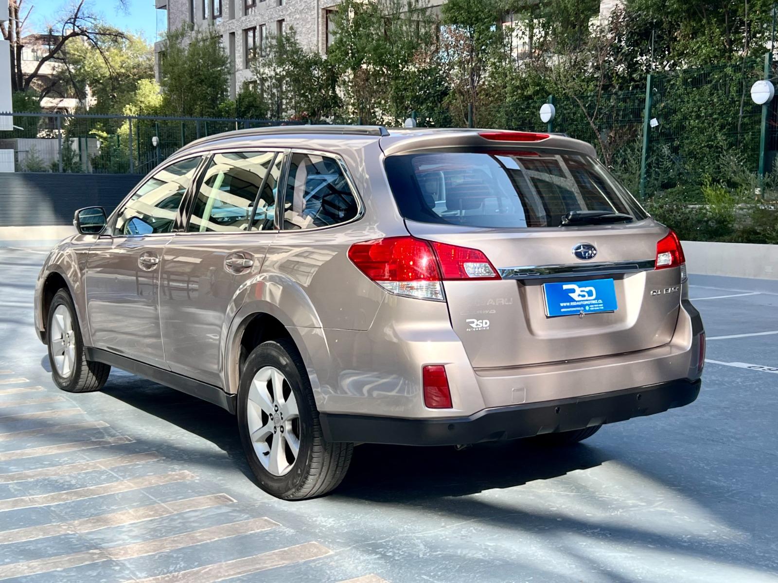 Subaru Outback — foto 14 de 16