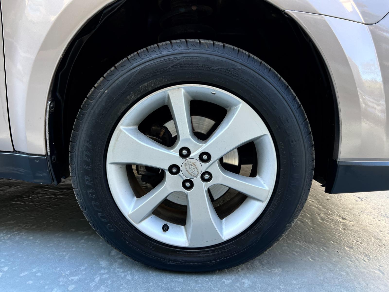 Subaru Outback — foto 13 de 16