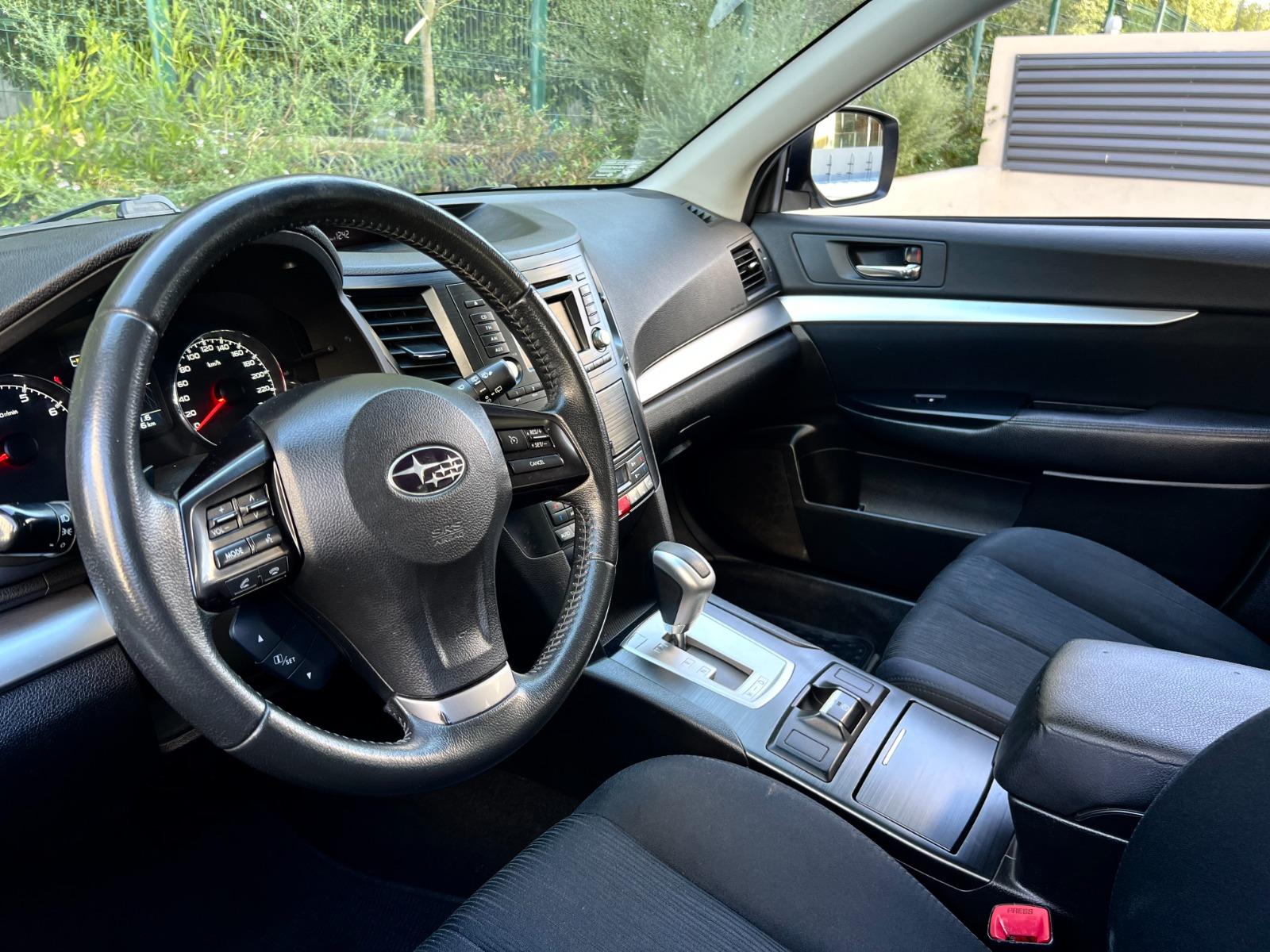 Subaru Outback — foto 12 de 16