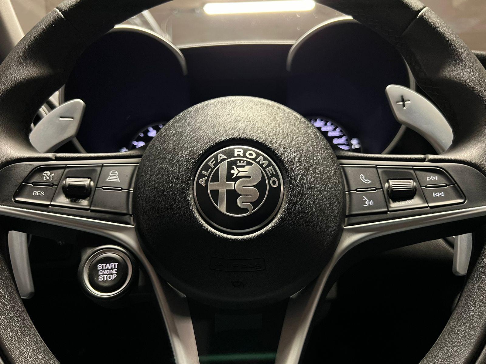 Alfa Romeo Giulia — foto 15 de 18