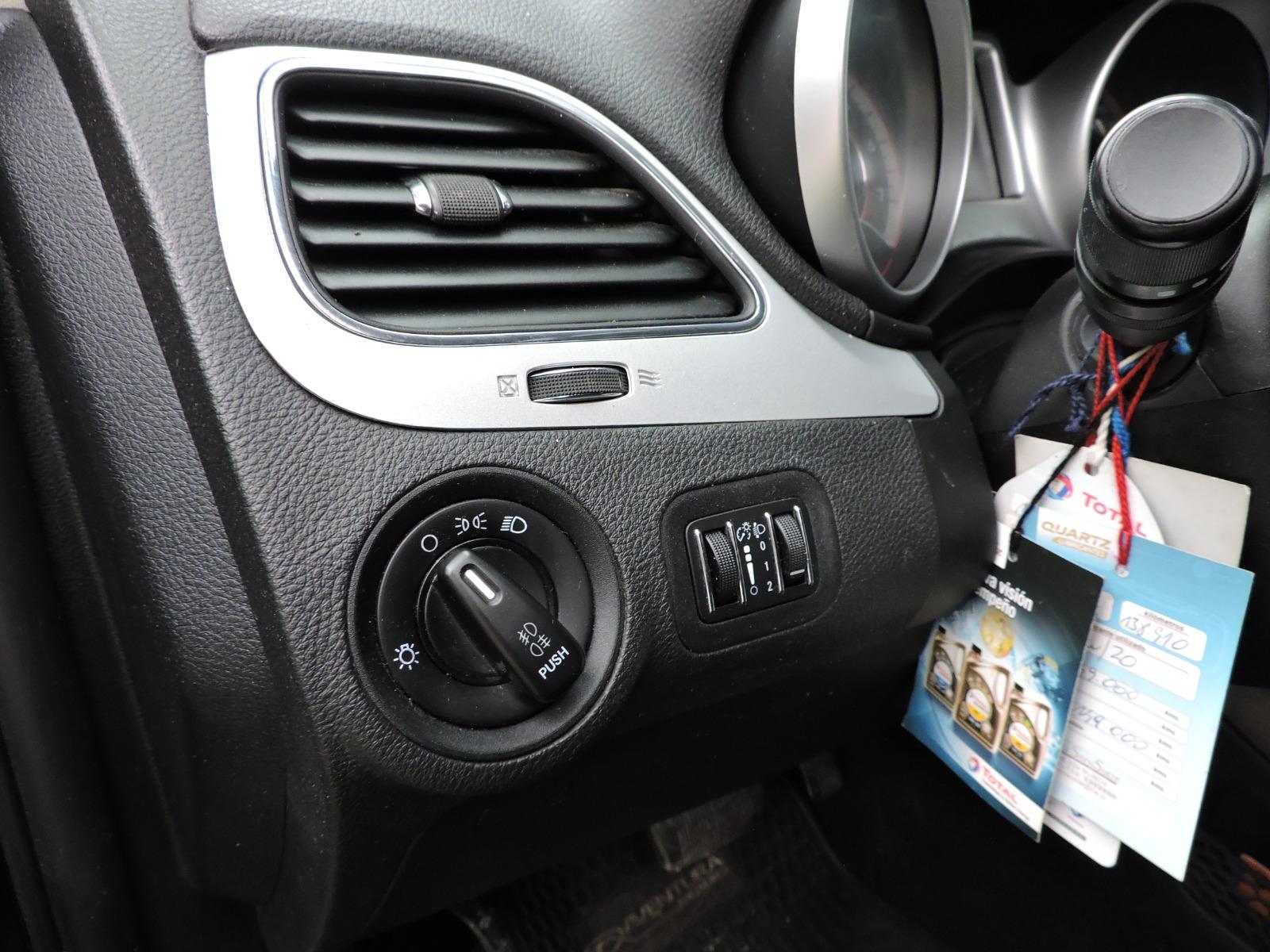 Dodge Journey — foto 14 de 20