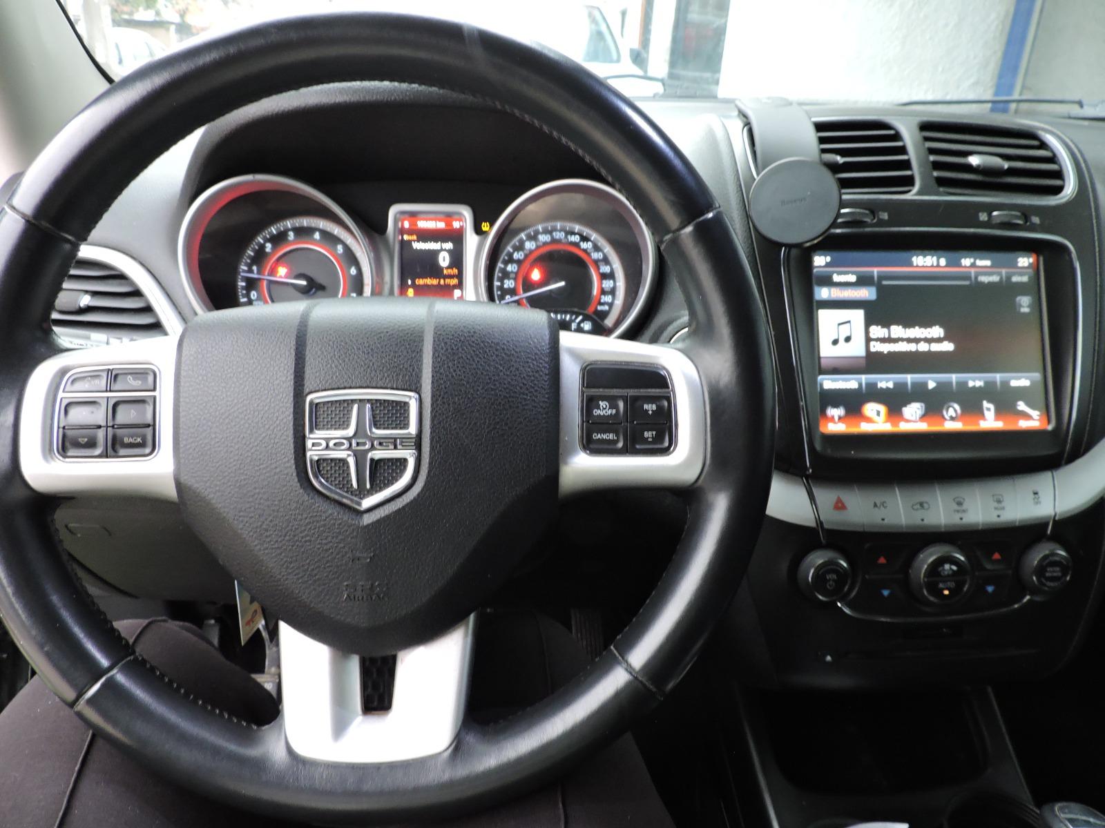 Dodge Journey — foto 13 de 20