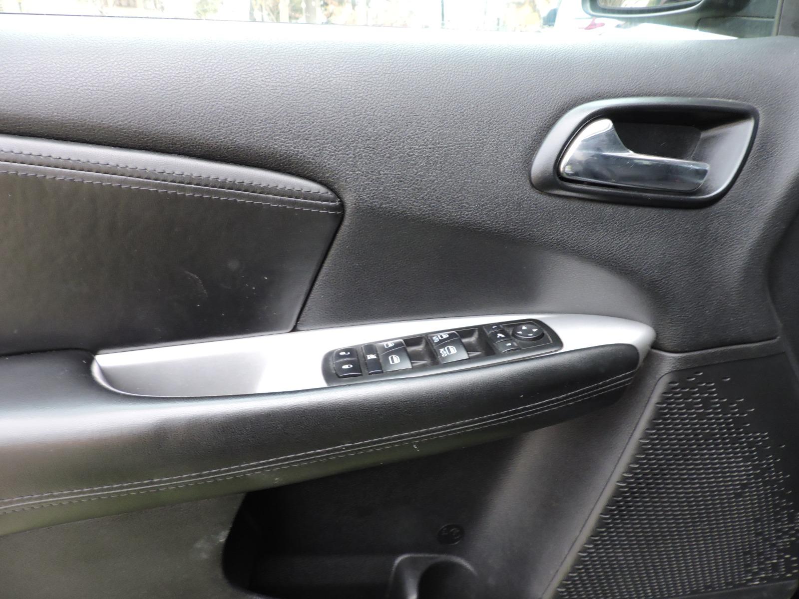 Dodge Journey — foto 17 de 20