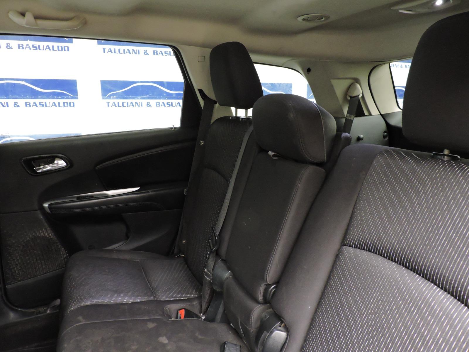 Dodge Journey — foto 10 de 20