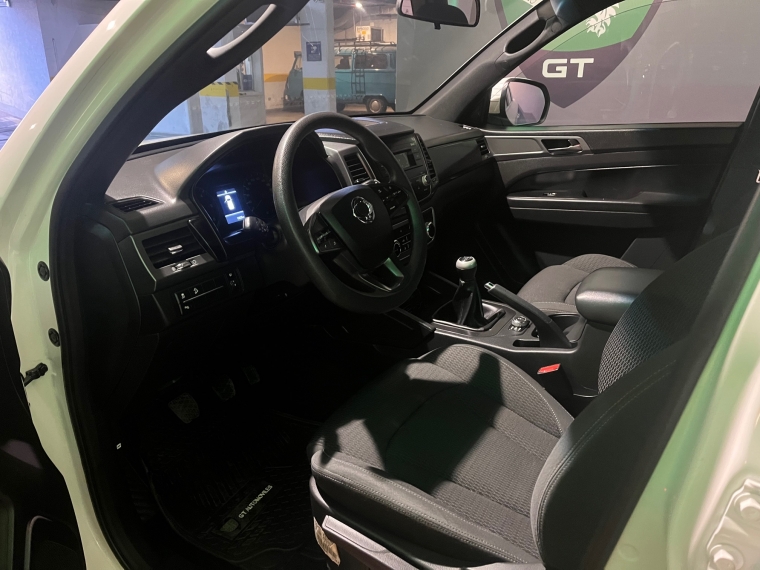 SsangYong Grand Musso — foto 6 de 9