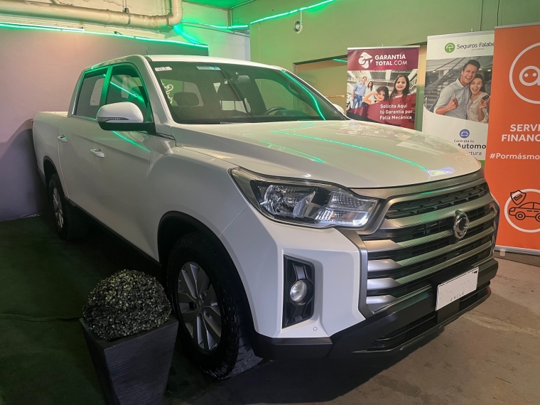 SsangYong Grand Musso — foto 2 de 9