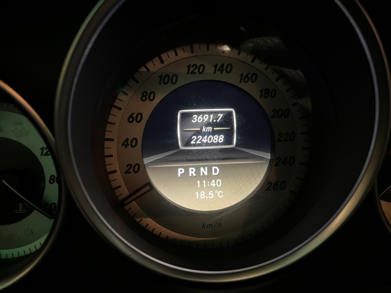 Mercedes-Benz C220 — foto 6 de 10