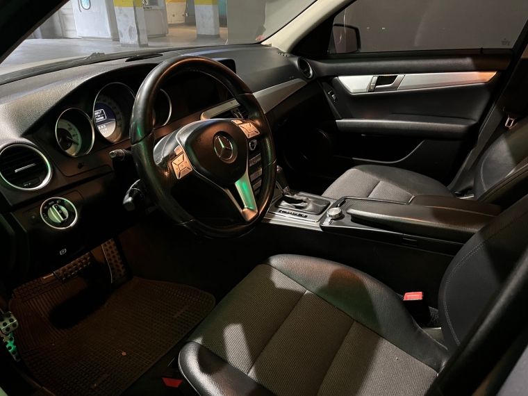 Mercedes-Benz C220 — foto 8 de 10
