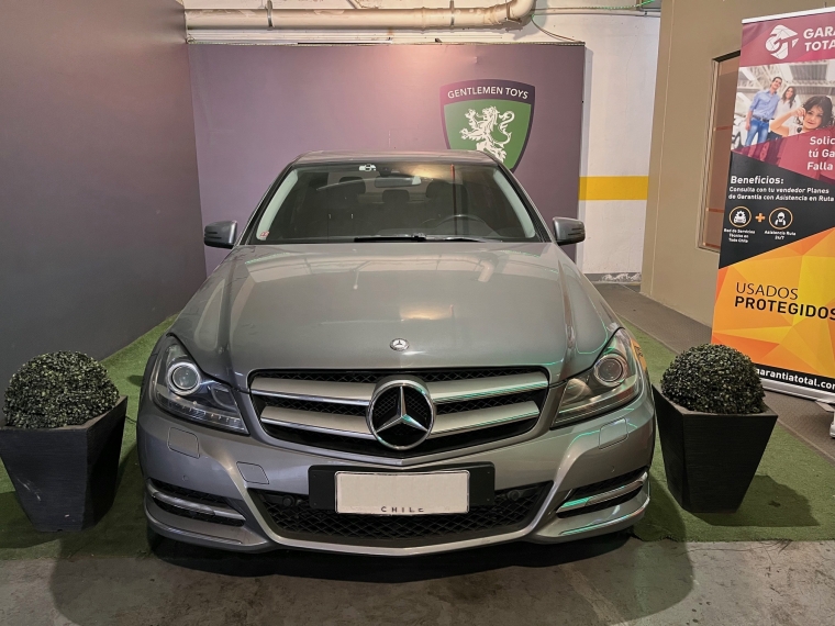 Mercedes-Benz C220 — foto 3 de 10