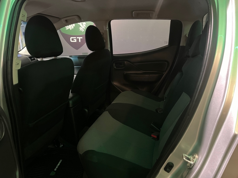 Mitsubishi L200 — foto 4 de 11