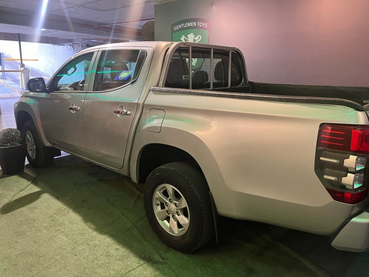 Mitsubishi L200 — foto 11 de 11