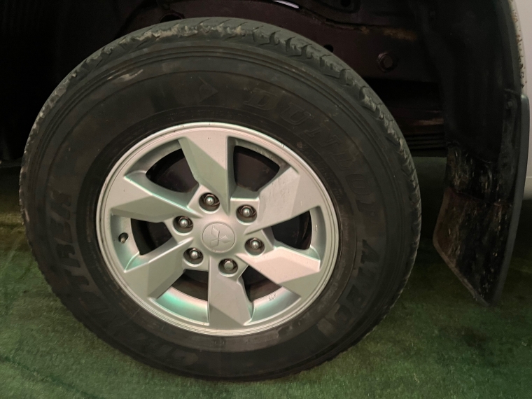 Mitsubishi L200 — foto 10 de 11