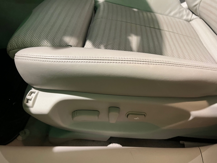Infiniti Q50 — foto 11 de 19