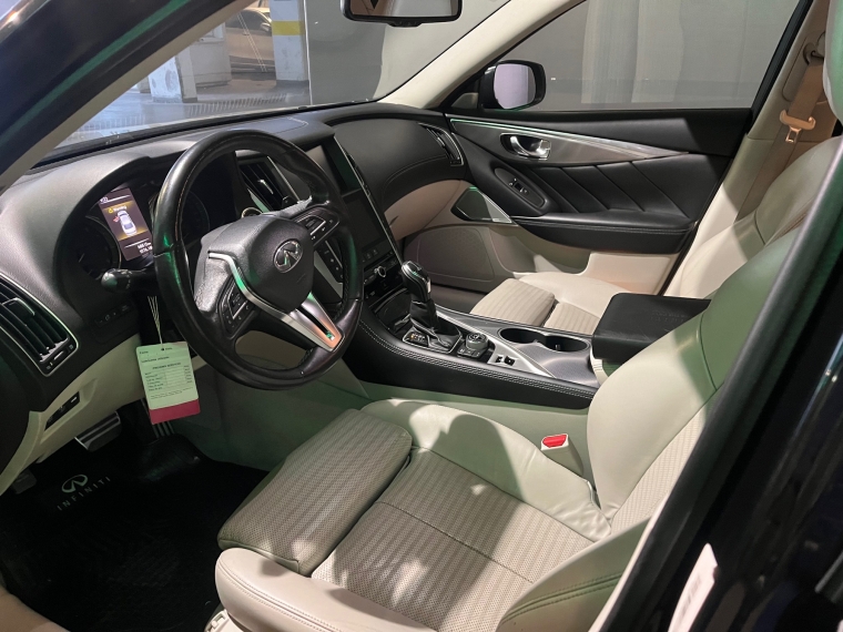 Infiniti Q50 — foto 12 de 19