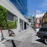 Photograph of Alley (south of Howe, west of Smithe).